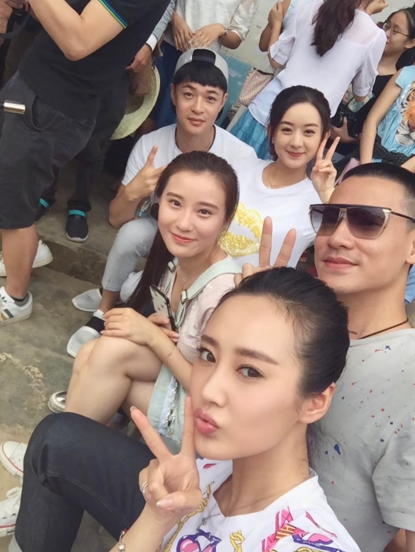 《花千骨》剧组早期私下合照，还记得他们都扮演过谁吗？​​​