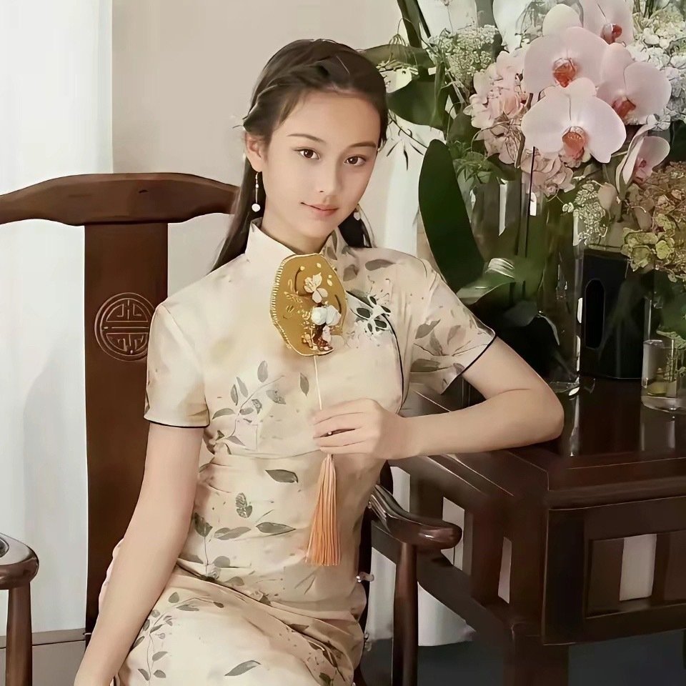 甜馨14岁啦妥妥的大姑娘身材好还有马甲线，颜值越来越随妈妈。​