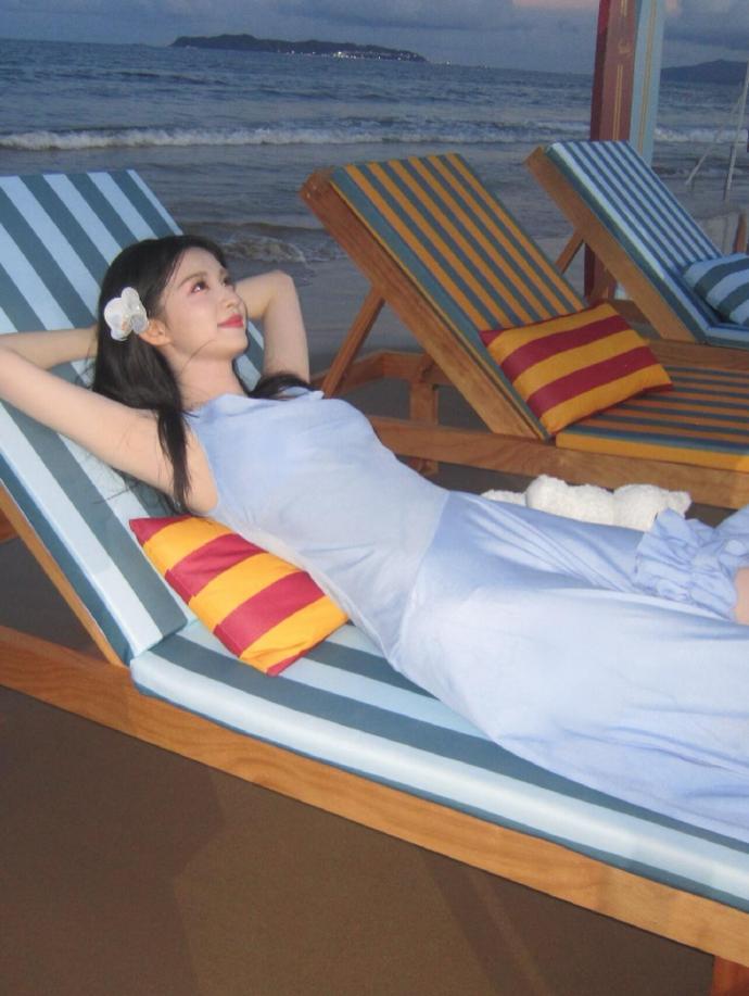 王楚然壮壮的身材看起来却好迷人