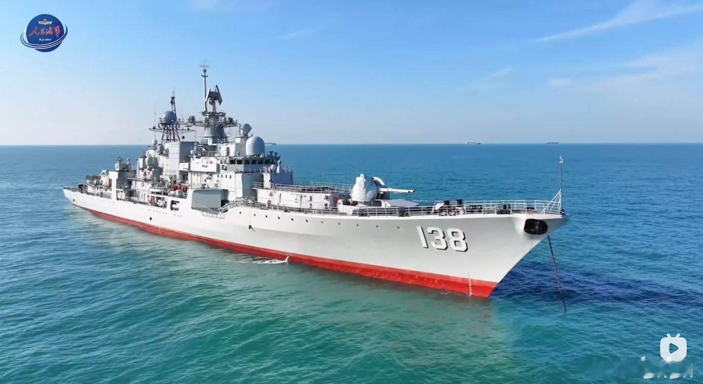 现代级驱逐舰首次对公众开放