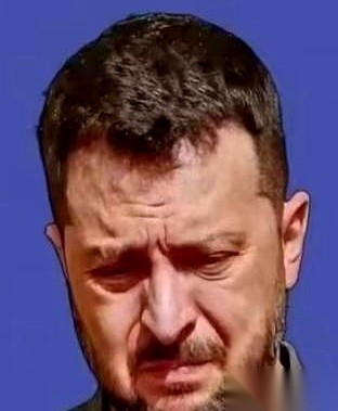 翻开最近几十页的海外局势报道，俄乌前线的炮弹已经把无数街区炸成了废墟。每天刷新的消耗清单，长得让人头