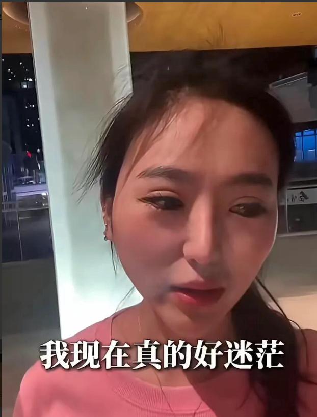 🐒90后女孩在深圳龙华投资200多万开臭豆腐火锅，450平的大店，一天营业额才