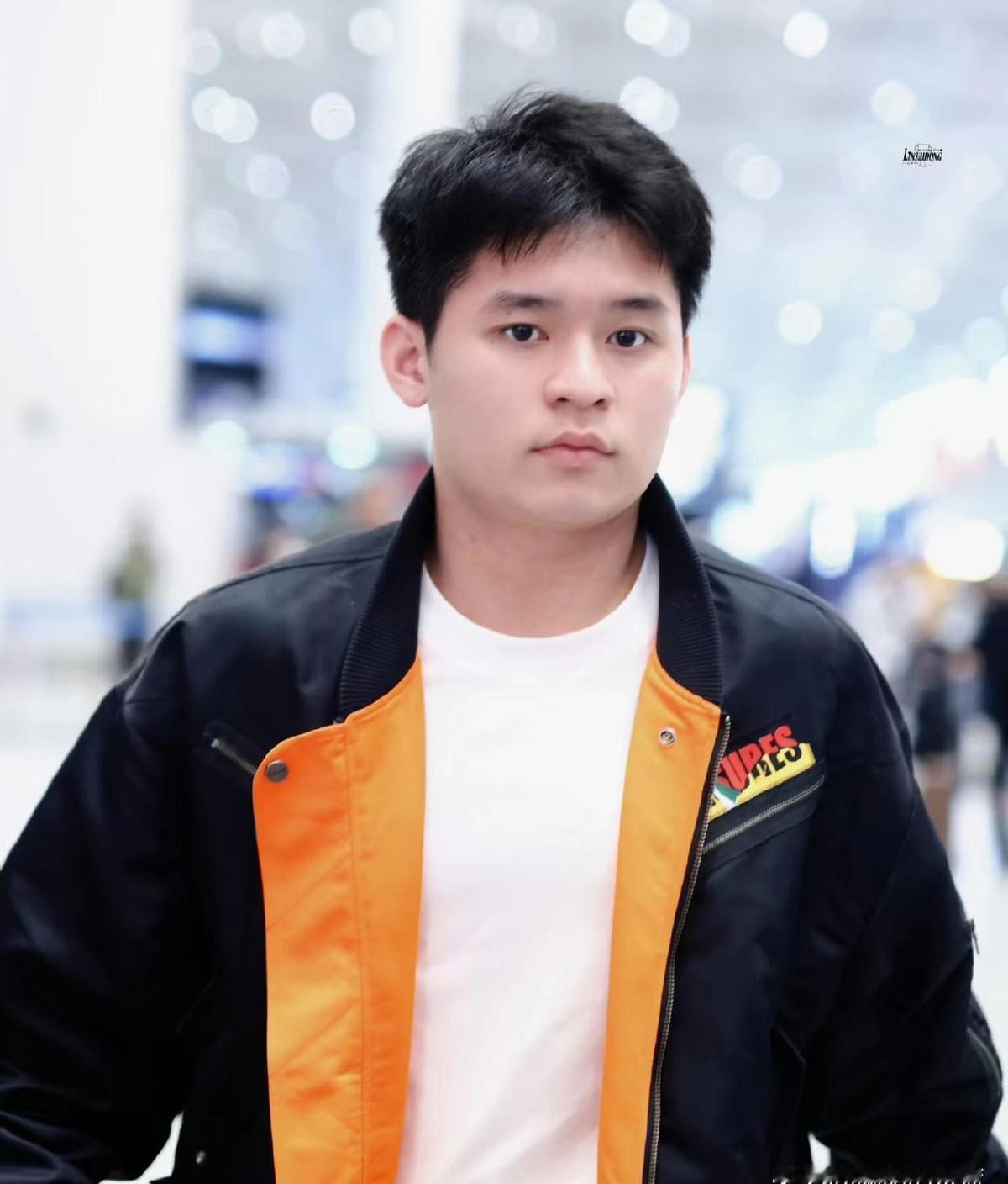 林诗栋输球，不是因为年轻，而是因为没跟上。同龄的勒布伦，拿了世乒赛铜牌，成了法