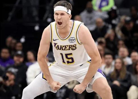 里夫斯目前暂居新赛季得分榜榜首,但依旧难以令人信服。没错,他有一些精彩的进球