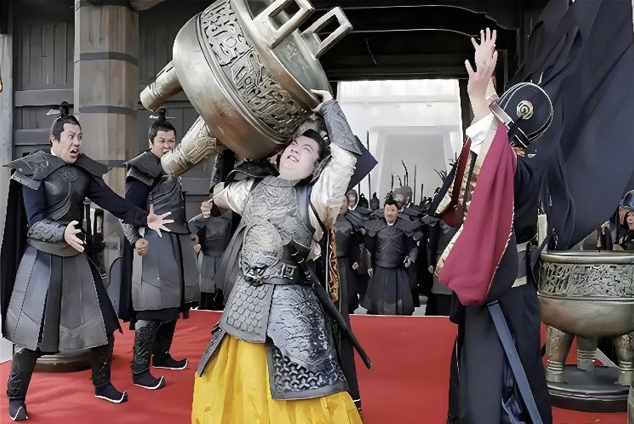 秦武王扛鼎失败，年仅23岁便去世，按秦国传统，王位应该由其亲弟弟公子壮继承，况且