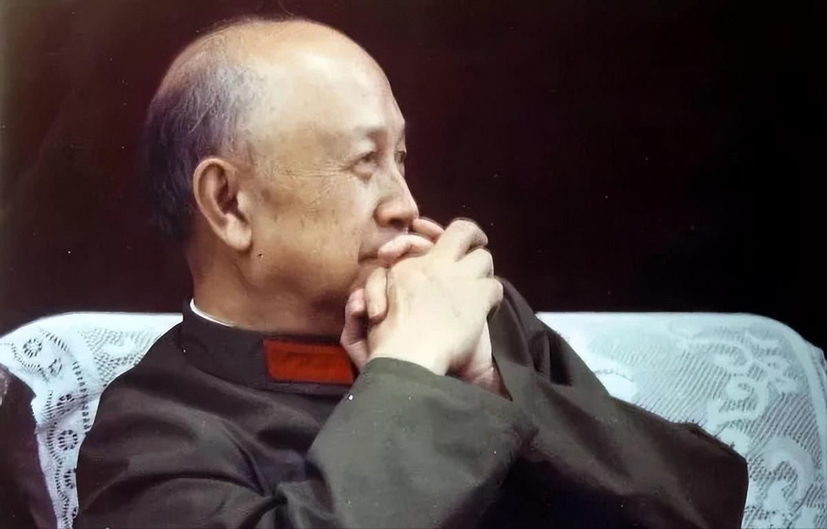 从1979年至1986年，钱学森先生连续3次拒绝美国！连中央领导出面劝都不行！钱
