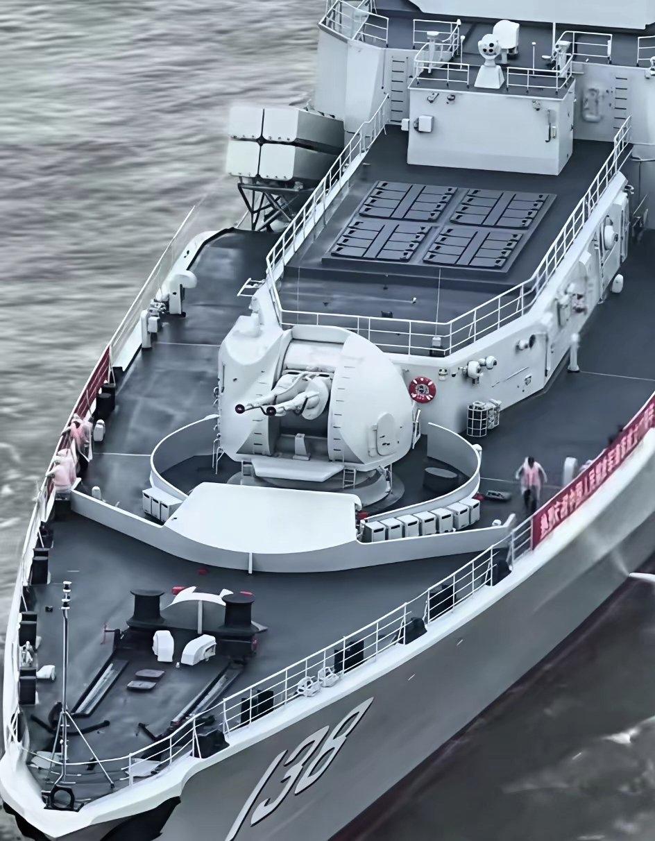 423海军节展示，升级后的956EM泰州舰，换装了国产鹰击12超音速反舰导弹，1