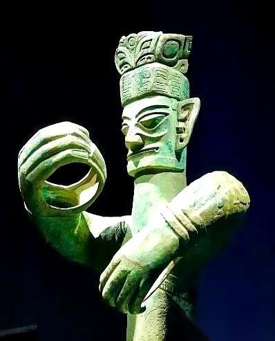 我以前一直以为，三星堆的结局是被秦国给灭了，尘归尘，土归土。今天才知道，我草率