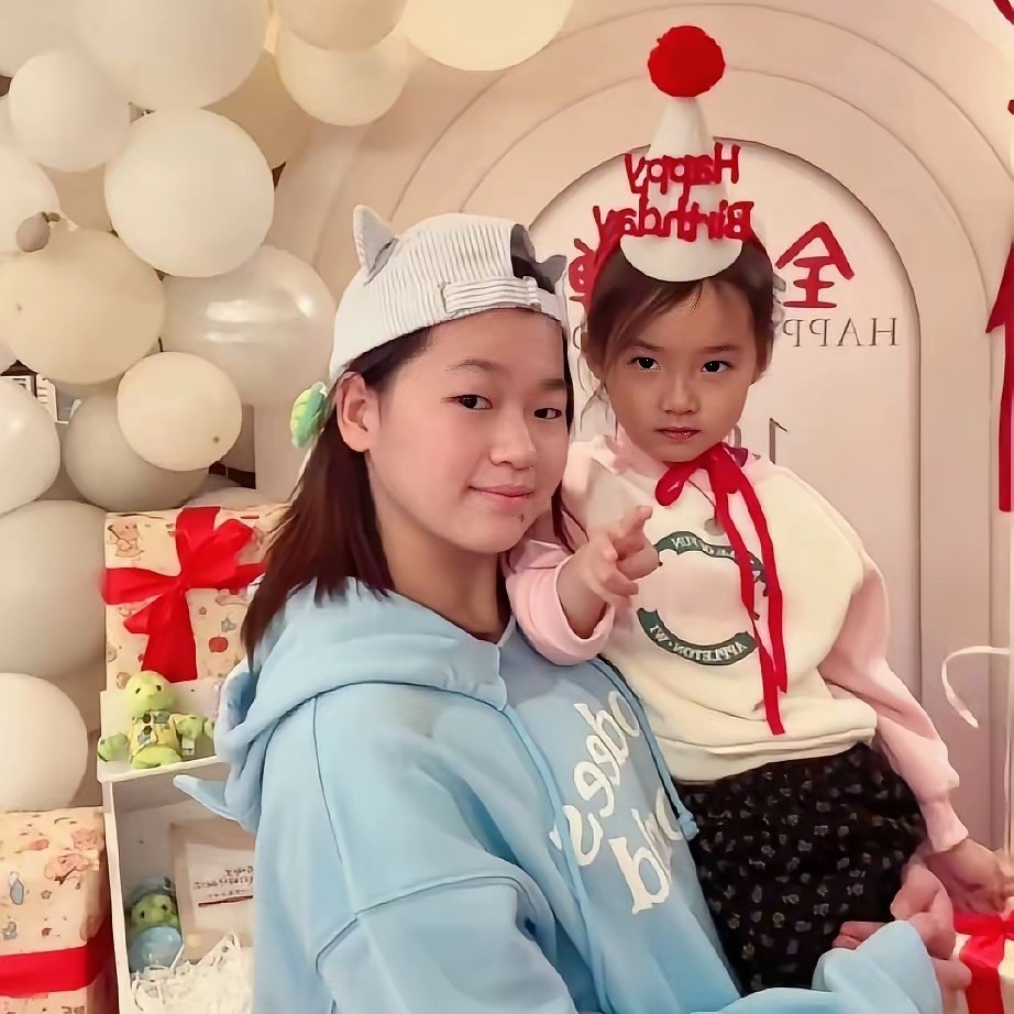 拿奥运金牌换的底气，全红婵凭啥要被路人指指点点身材？19岁生日全队团宠才是最好证