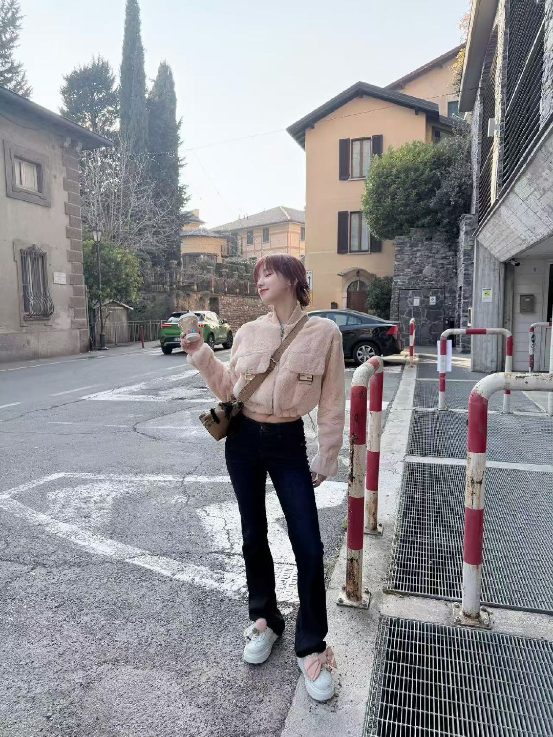 宋雨琦14宫格明信片宋雨琦14宫格旅行明信片玩的开心宋雨琦