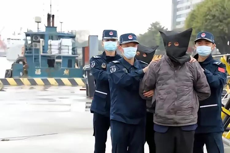 美企绕过中方禁令采购稀土，北京重拳出击掐断关键路线，白宫这次傻眼了7月10日