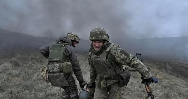 俄乌这仗，打了三年多快四年了，说出来都让人唏嘘，一开始谁不觉得，俄罗斯随便出手，