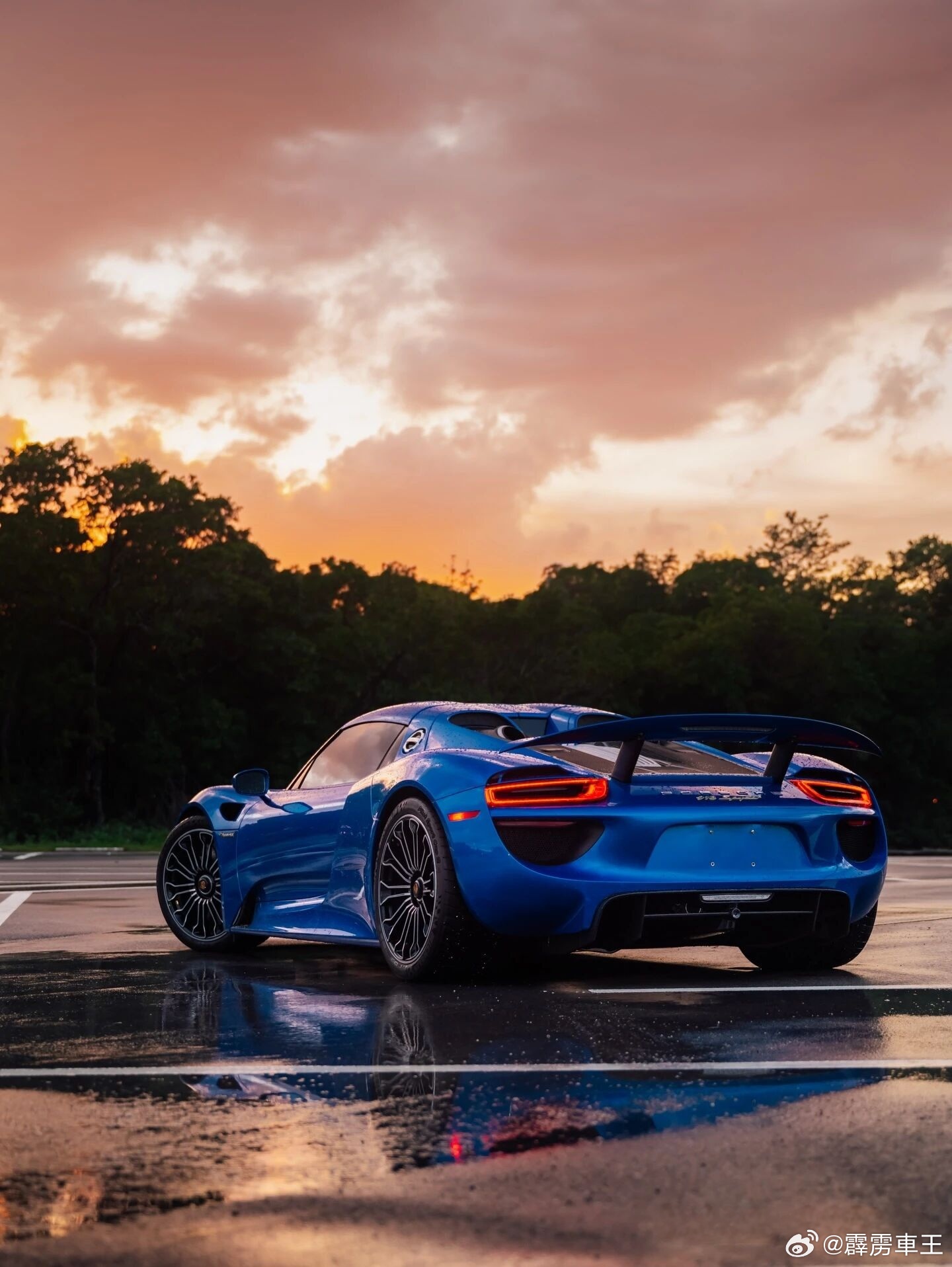 Porsche918Spyder，混动超跑巅峰之作。V8双电机迸发887马力