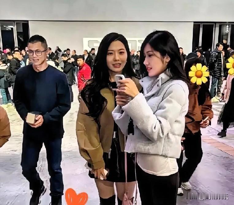 【陈震全网被封不意外，意外的是他老婆居然是个宝藏！】陈震被封全网不稀奇，稀