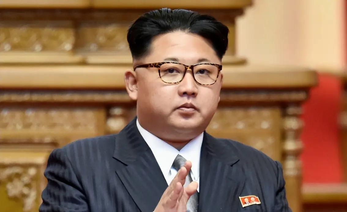 金正恩豁出去了，比普京还狠，就要干垮乌克兰，俄紧急改装运输机最近，朝鲜领导人金