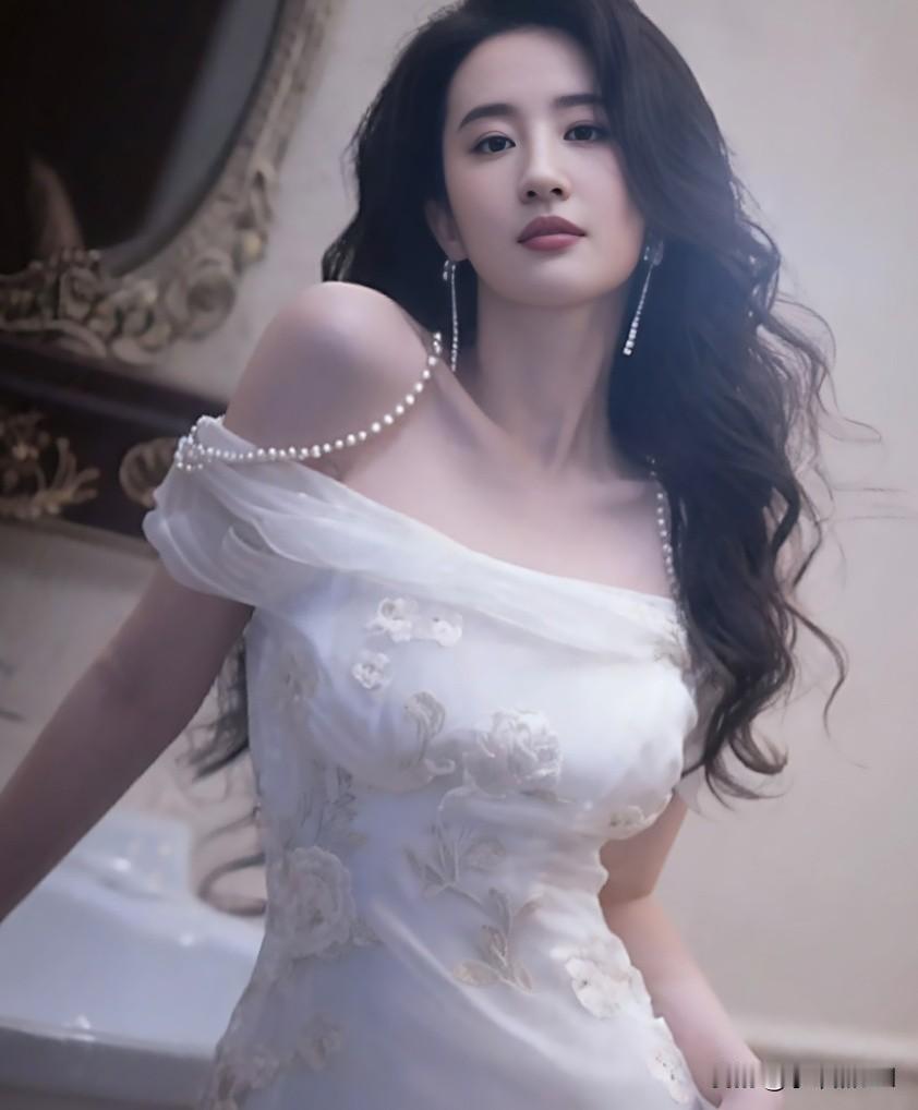 刘亦菲一袭白衣气质优雅性感妩媚让人眼前一亮美的不可方物