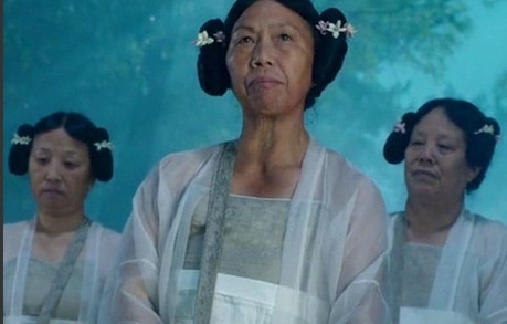 2013年《西游降魔篇》斩获12.5亿票房，选角时周星驰说：“一定要招募4个老太