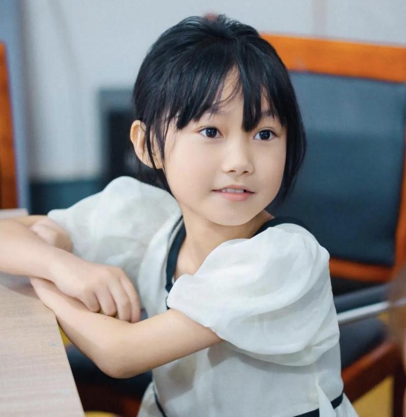 你命中无子女而她命中有手足女子结婚五年都没有怀孕，就决定领养一个孩子，谁知刚