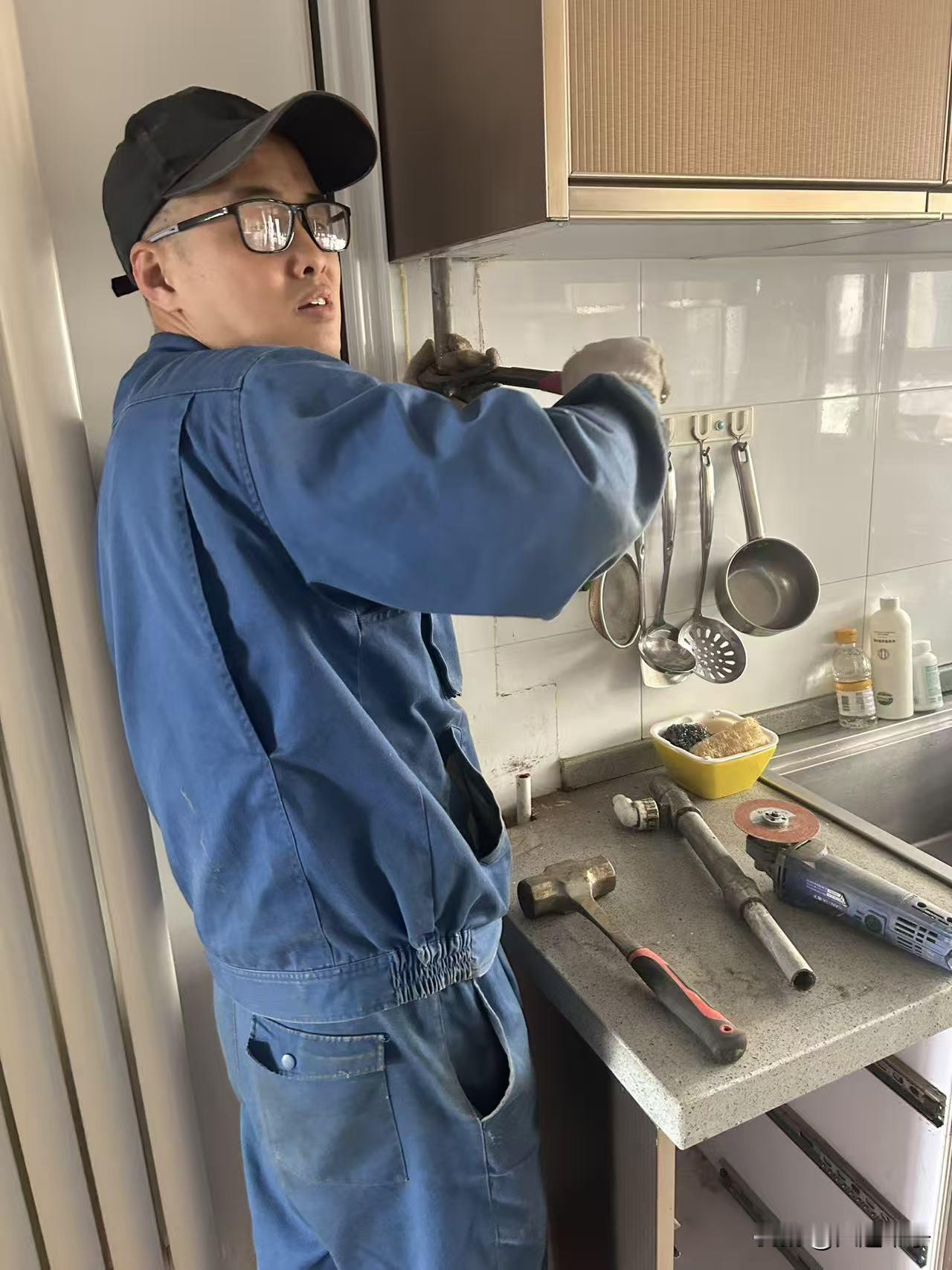 免费，我家换完水线和水表了！4月9日，相关部门已经把我家水线和水表一起