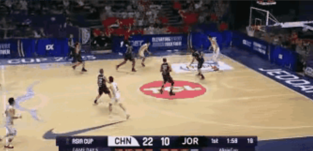 余嘉豪真是太软了！在今晚男篮亚洲杯小组赛，中国男篮对阵约旦男篮的首节比赛中，