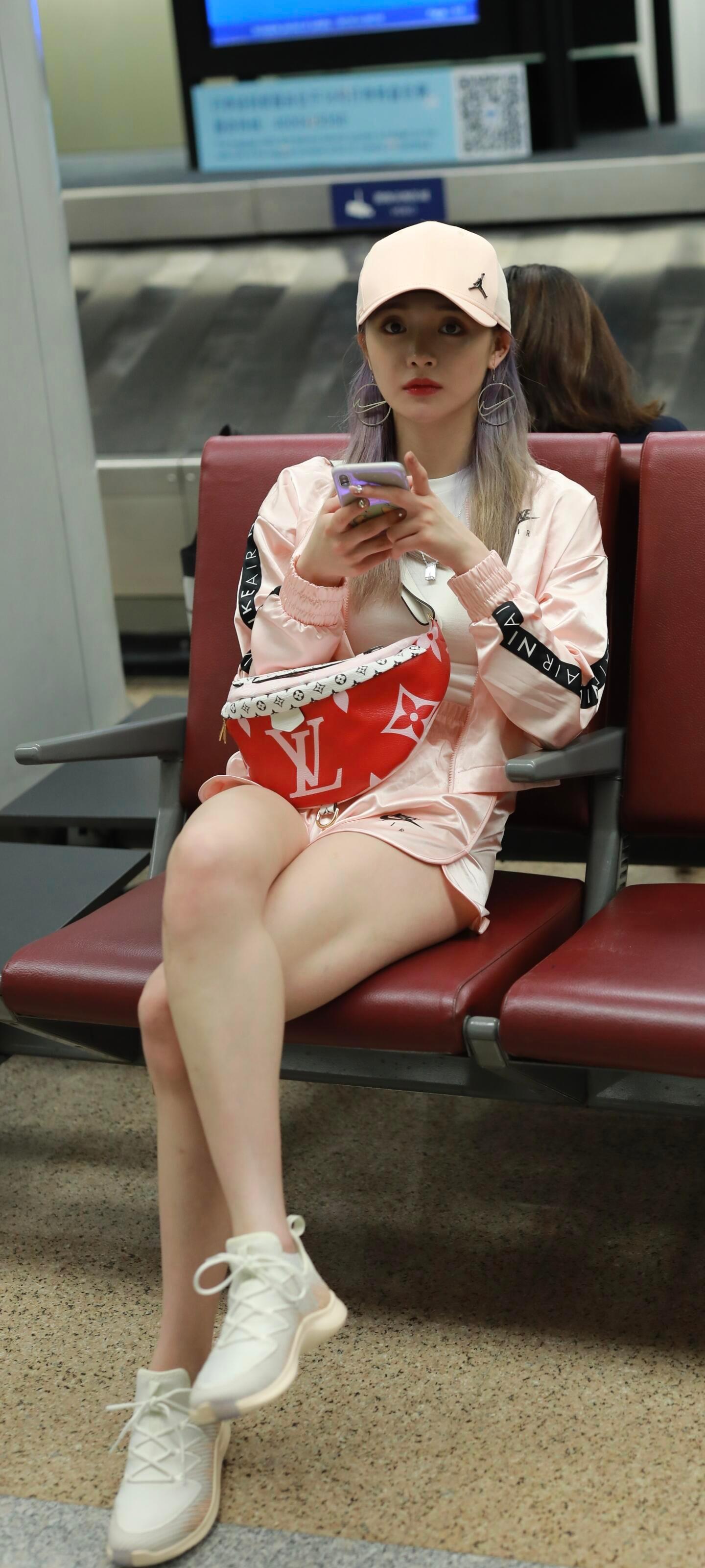 周洁琼x机场私服穿搭路透​​​