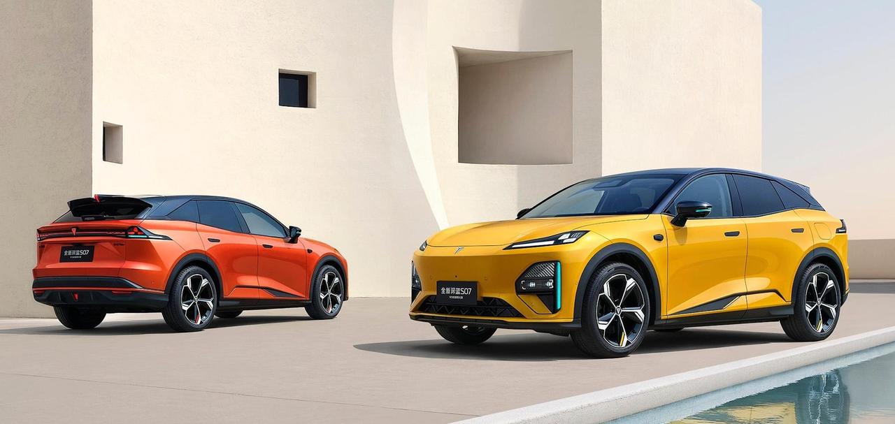 深蓝S07华为乾崑激光版官图发布，最大看点就是城区领航辅助NCA。把华为这套