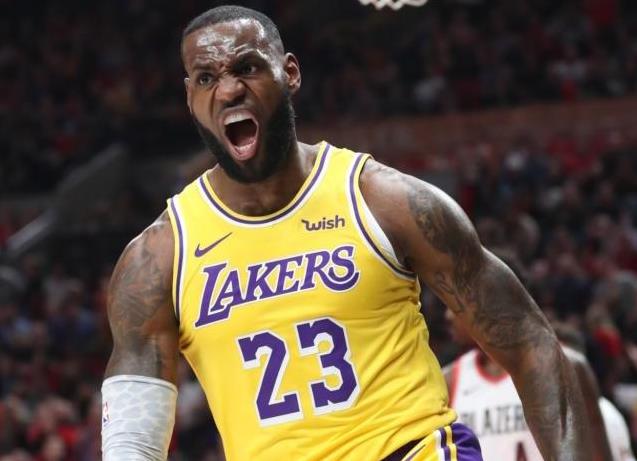 记者:詹姆斯会争取拿到第五冠再退役近日，NBA记者BrettSiegel透露