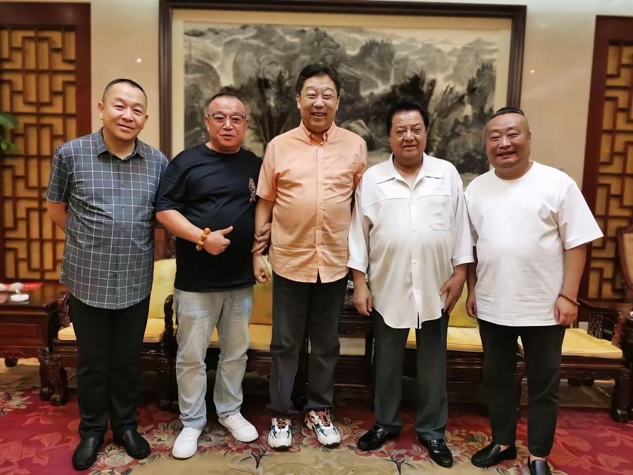这几位先生，绝对都是相声界的名家，我打赌，如果你认识三位以上，一定是高手中的高手