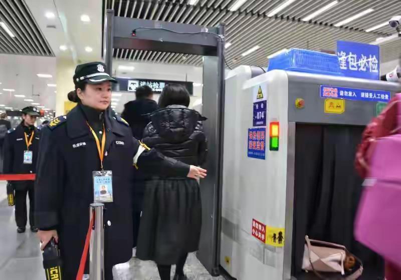 上海地铁21年后首次涨价，过度安检的成本不应该由乘客来承担上海地铁终于要涨