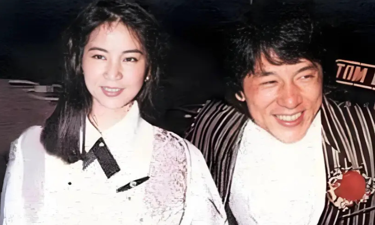 林凤娇年轻时有多美？看她和10岁儿子合影就知道了