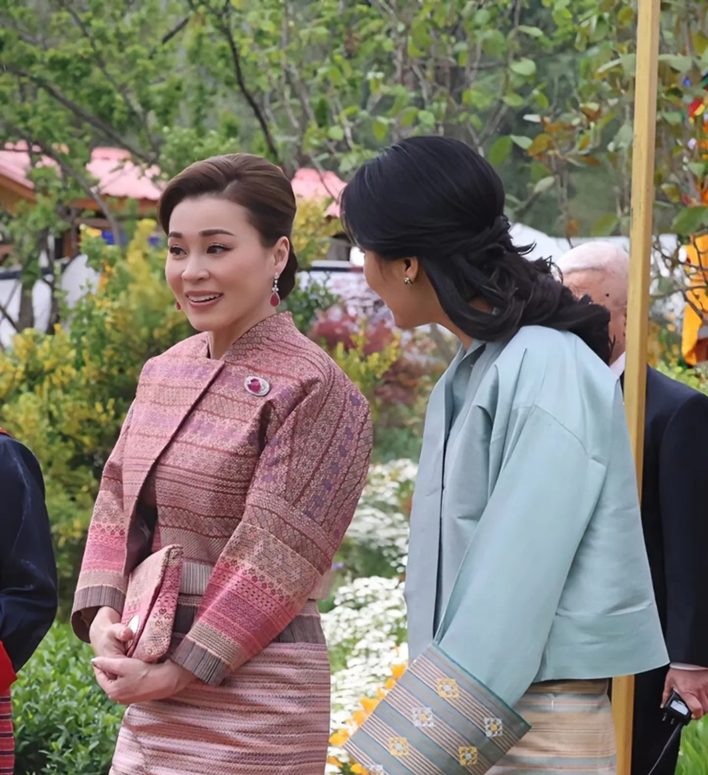 苏提达王后靠本事吃饭妈呀，你们知道泰王有多少老婆吗？多得