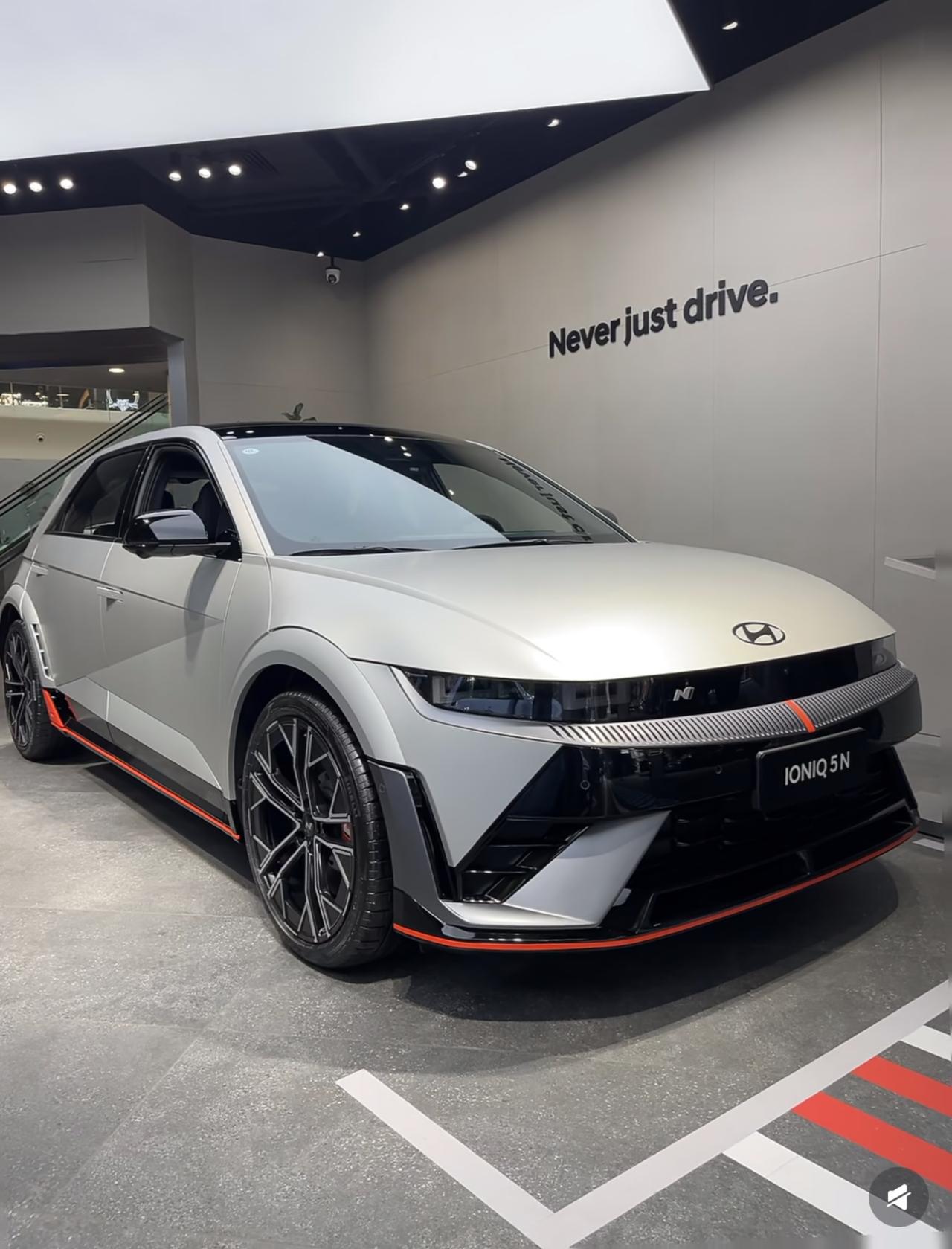 被一辆现代N震撼到了不只是帅，性能车才是男人的内心选择。这辆IONIQ5N