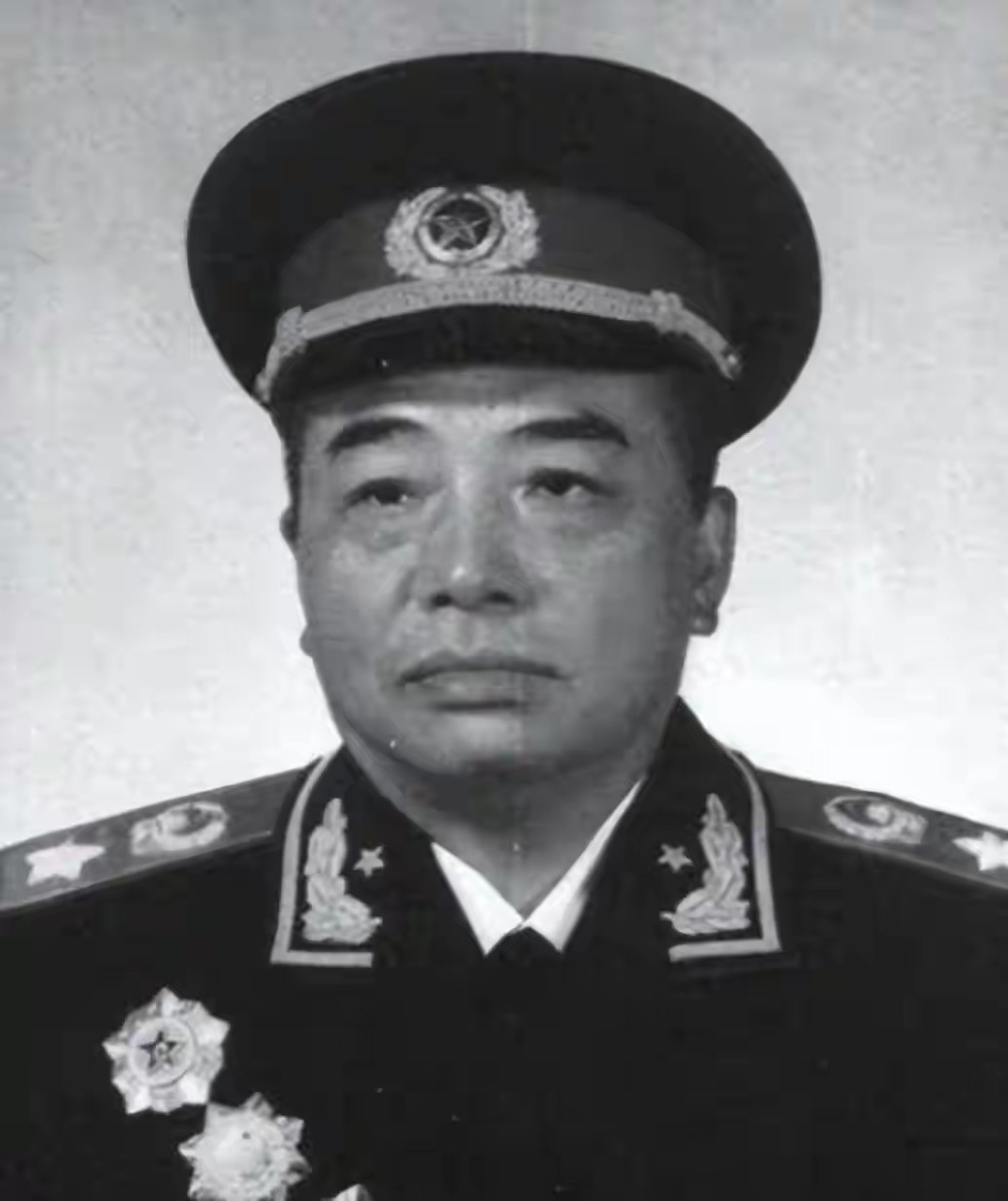 1952年中南海一场短暂会面，一句家常话，藏着最动人的革命温情1952年，北京中南海，彭德怀带着警卫