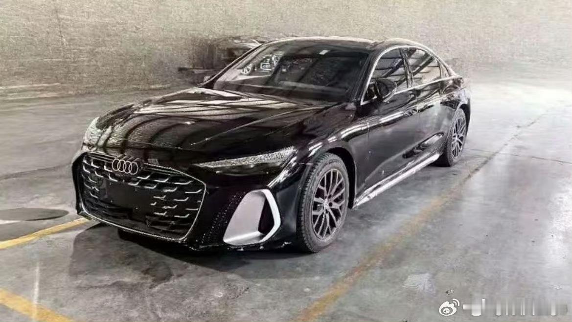 全新奥迪A6L，这后门是真长，侧面小A8