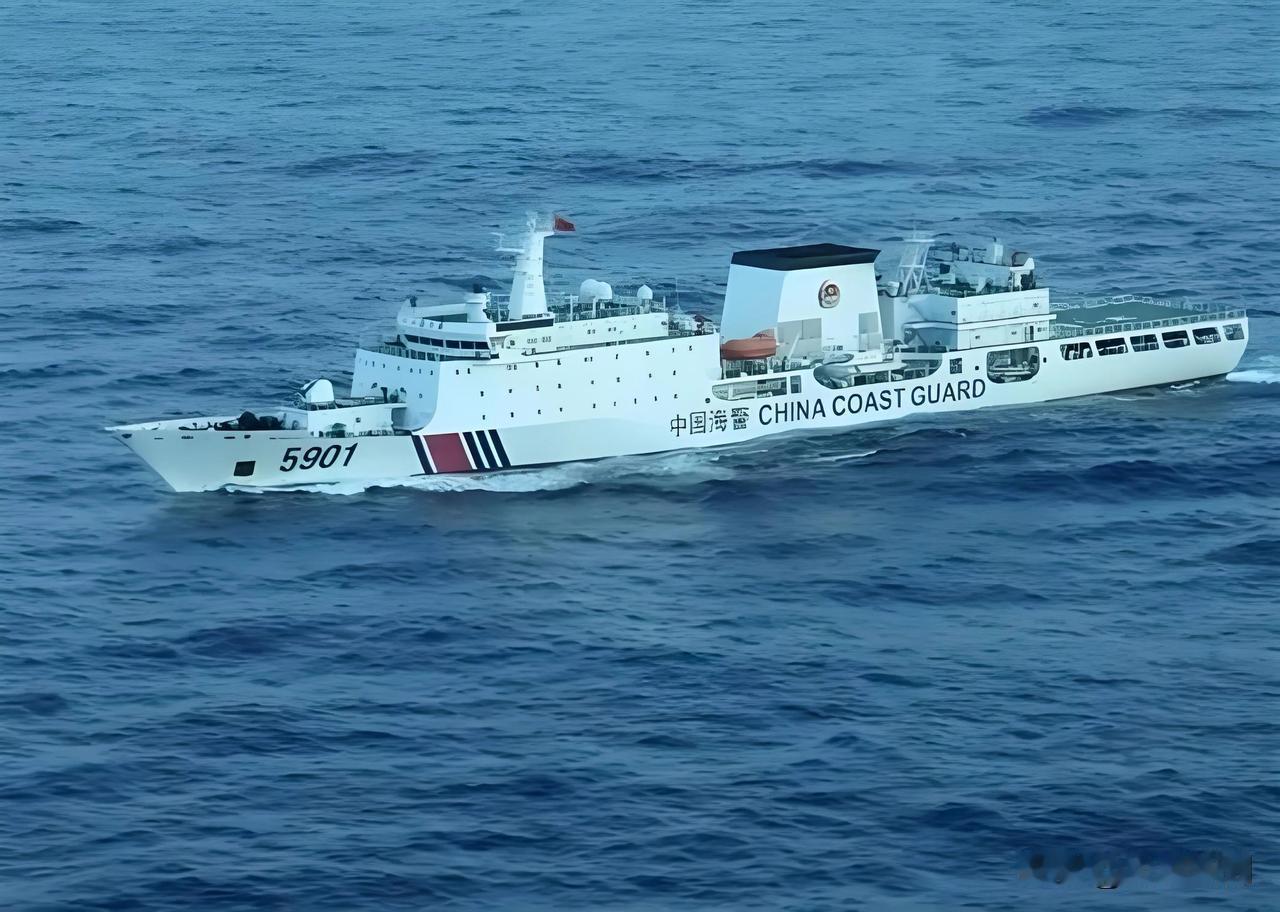 近日南海海域迎来重磅动态，我国万吨级海警旗舰CCG‑5901前出南海深处开展常态