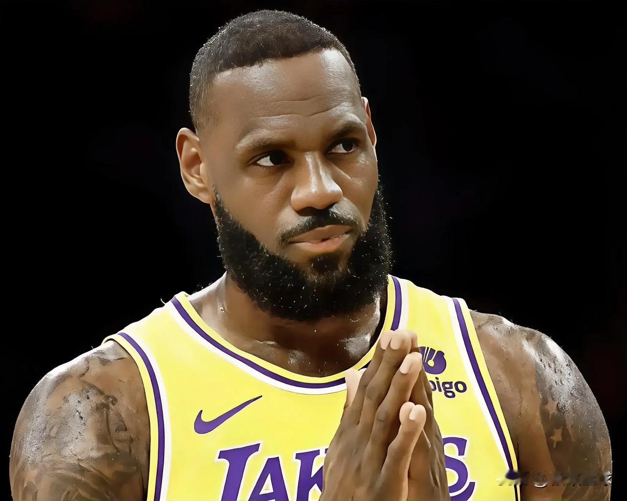 万万没想到，詹姆斯居然没入选一阵！NBA官方今天公布了最佳阵容名单，詹姆斯无