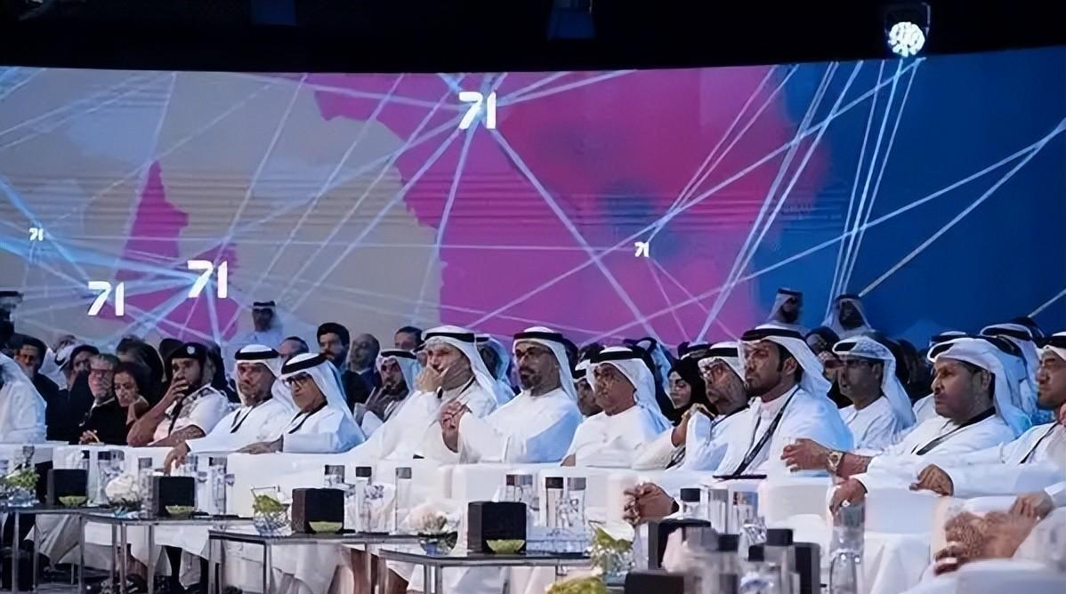 回国才三天，万亿美元就砸过来了。不是演戏，是真金白银。哈立德王储4月中旬刚走