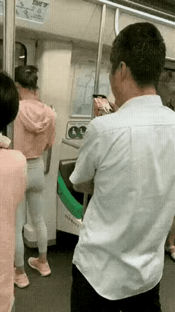 大哥是个很刑的人。真的特别刑。