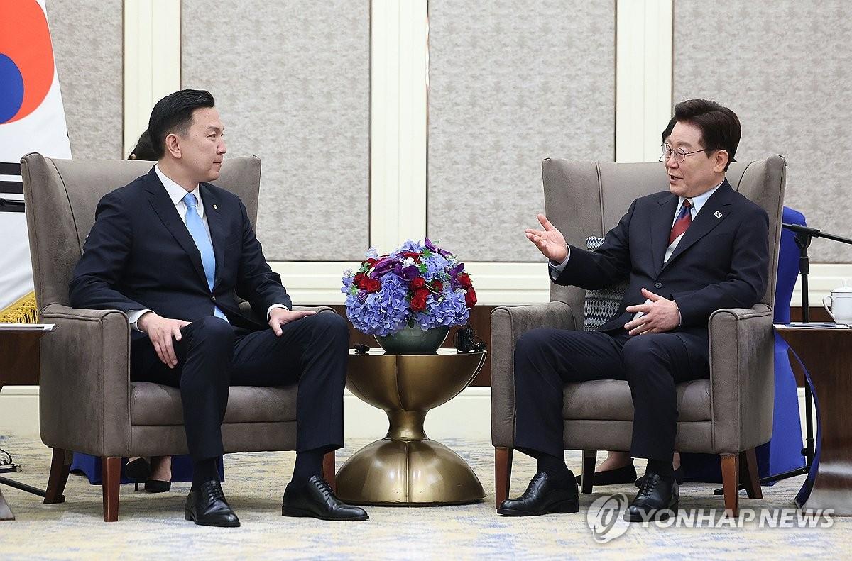 知道蒙古国人少，但不知道这么少！韩国总统李在明访问蒙古国，拜会蒙古国总理乌其
