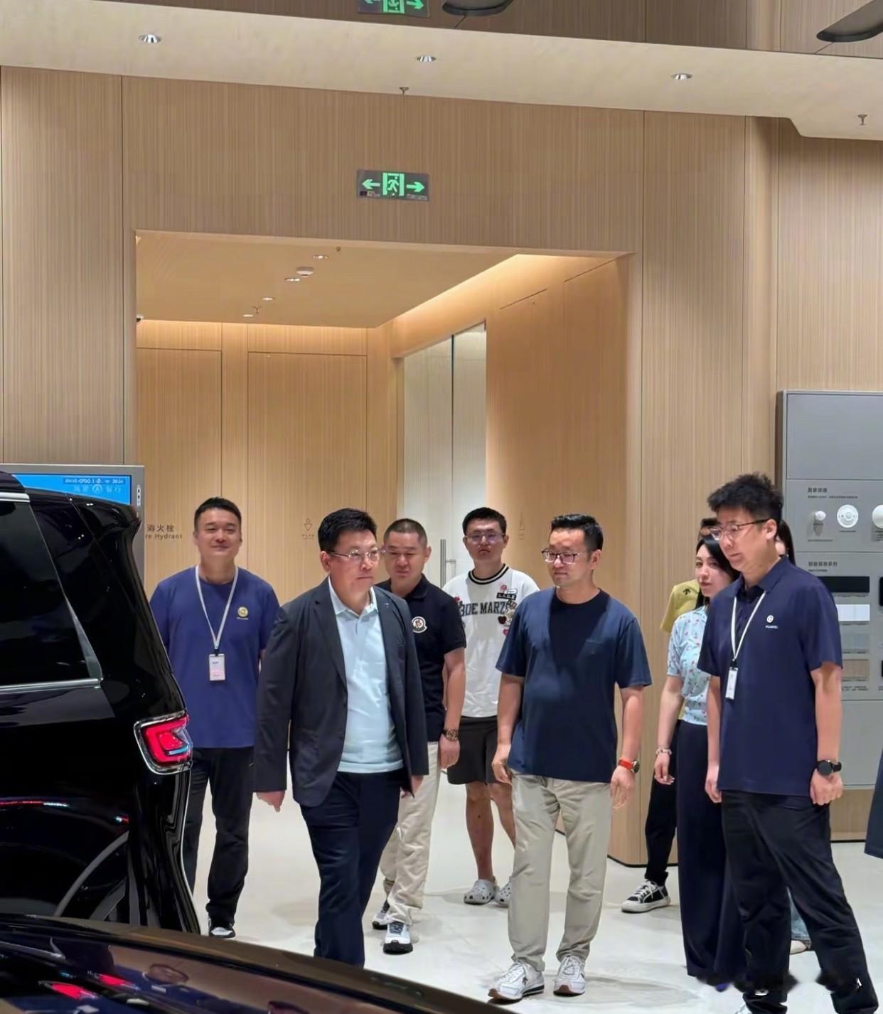 余承东做不了华为轮值董事长？这是多么可笑的观点呀！轮值六个月的董事长位置和长期主