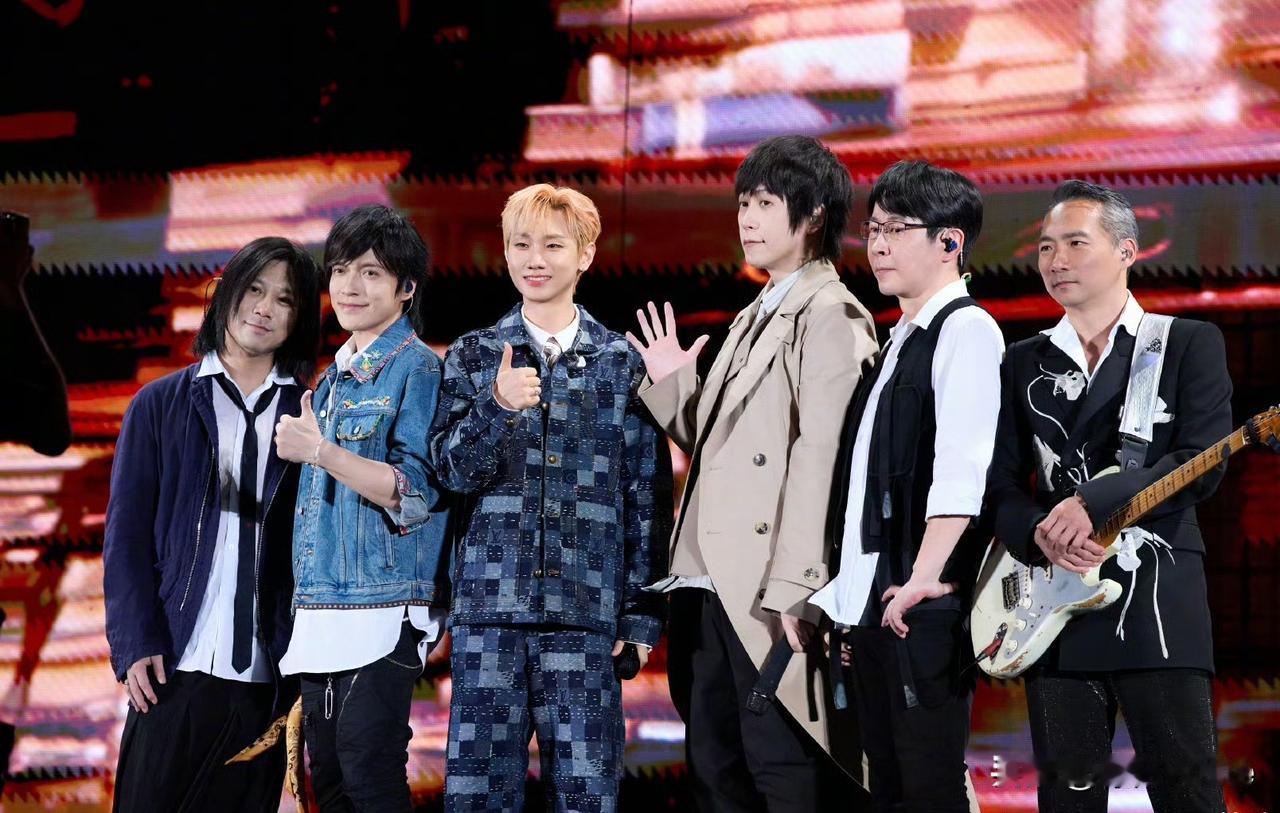 8月3日，五月天为汪苏泷“破例”，现场送歌曲版权，直言这首歌你怎么唱都可以！继