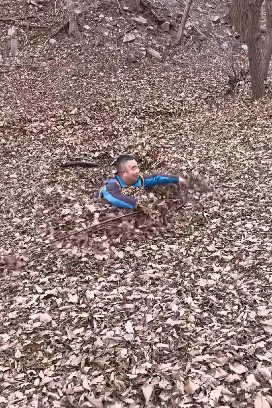 城市人真会玩，难道你们真不知道，这地方容易有蛇吗？胆子不是一般大…听说在山上遇