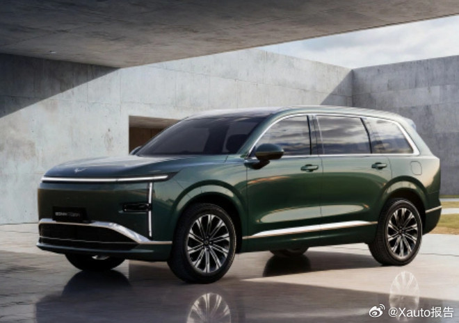 五菱星光L定档4月10日发布4月2日，五菱银标宣布，旗下大六座车型五菱星光L，将