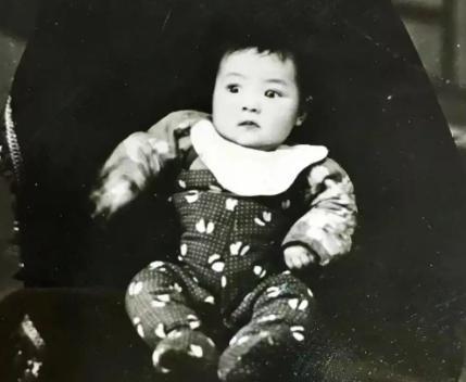 1949年，重庆解放之后，小萝卜的遗体被挖了出来，工作人员小心翼翼清理他的尸骨时