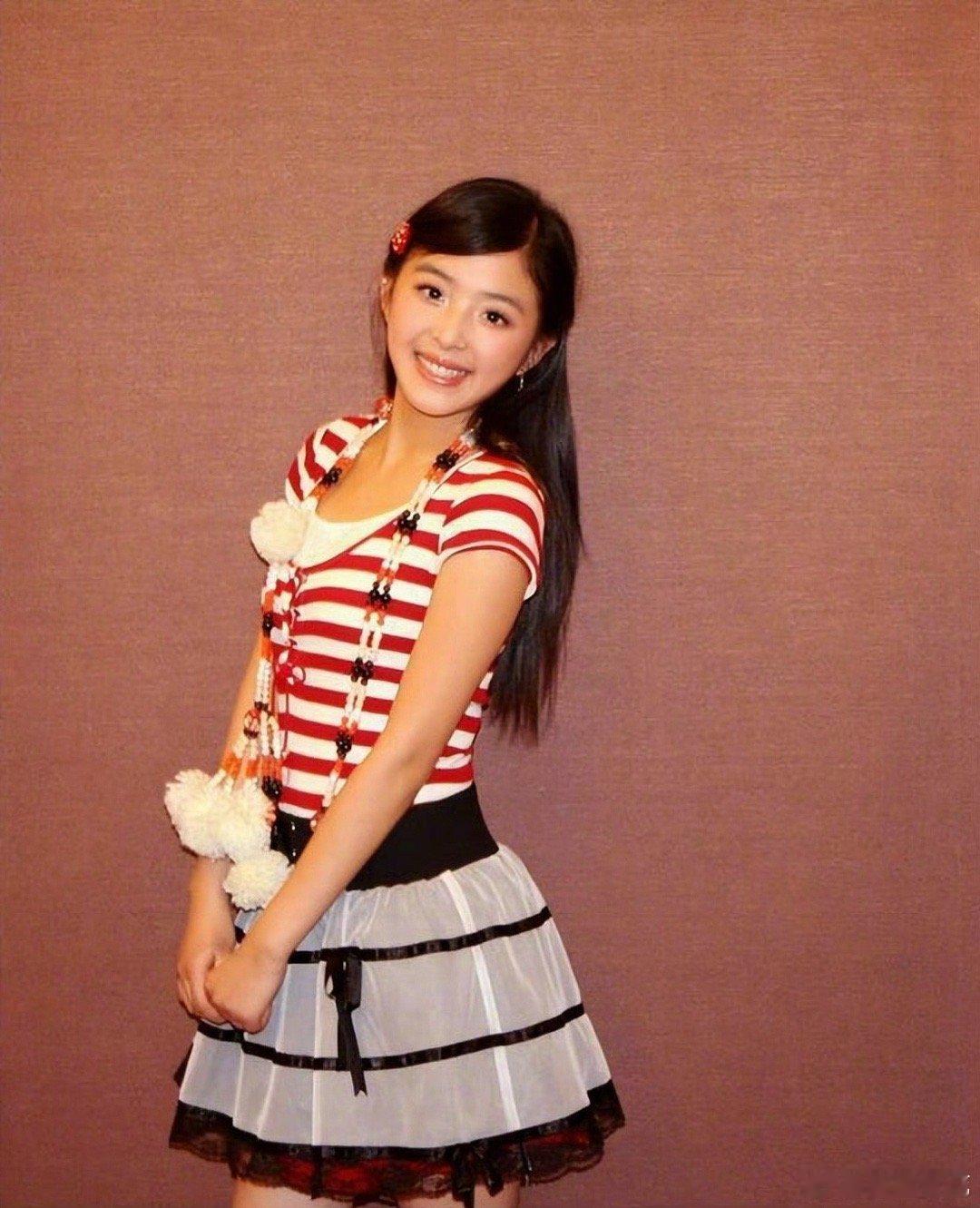 张含韵不愧是我的时尚启蒙时代终于认可她的潮流感！超女时期的穿搭经典耐品，多年后