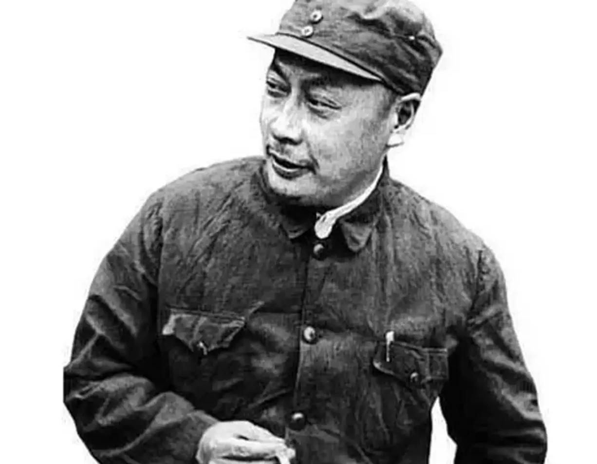 1936年，叛变的地下党陈海密信约陈毅到县城酒店接头。陈毅没有直奔酒店，而是谨慎