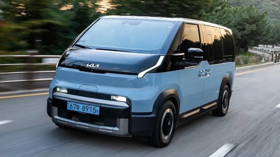 起亚全新电动车型PV5以“乐高式模块化架构”惊艳登场，五座版率先上市，售价竟比竞