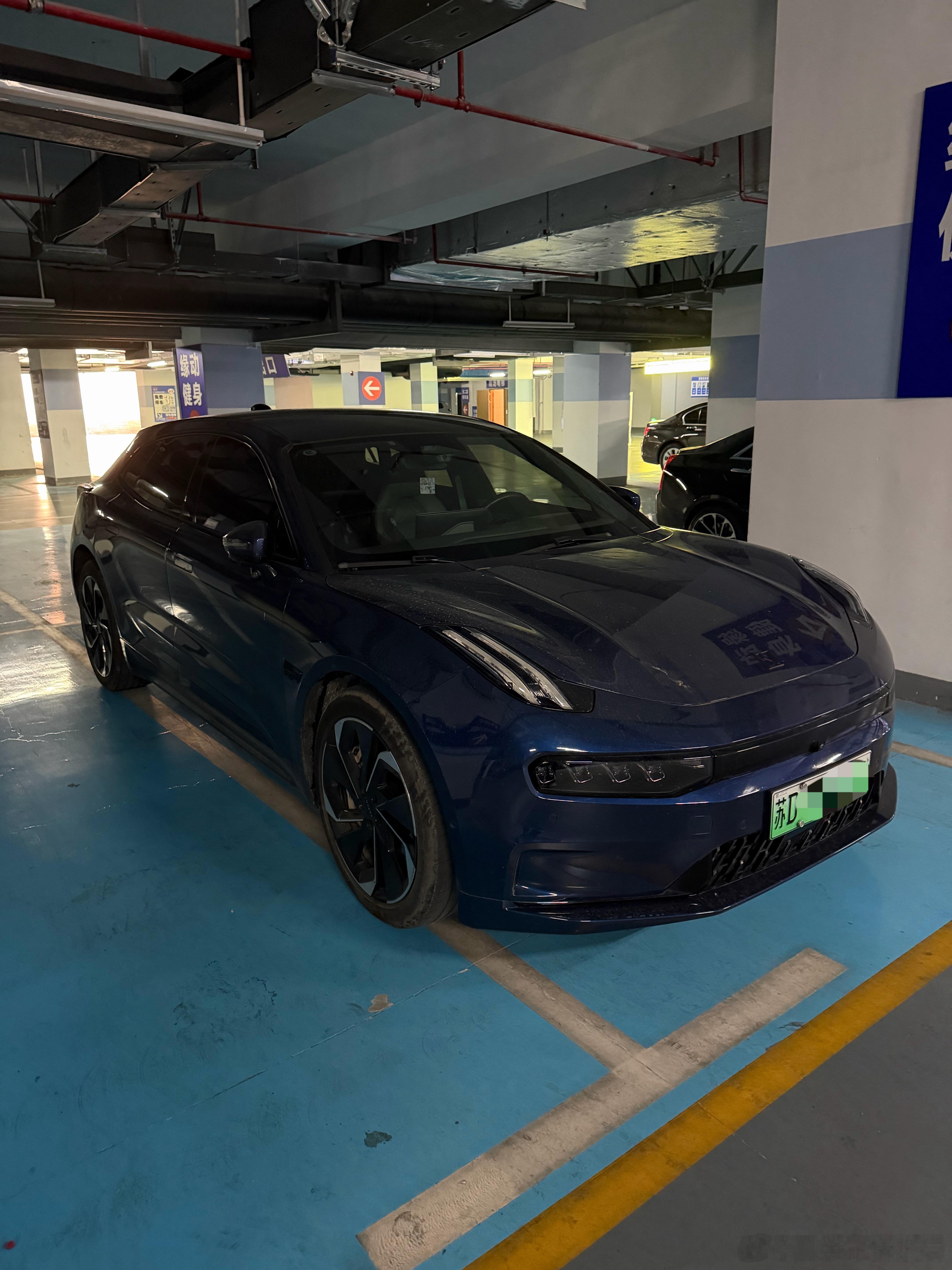 我发现一个问题，我开了两天001其实理论上他这辆车是比我的好的，多了空悬、阿基波