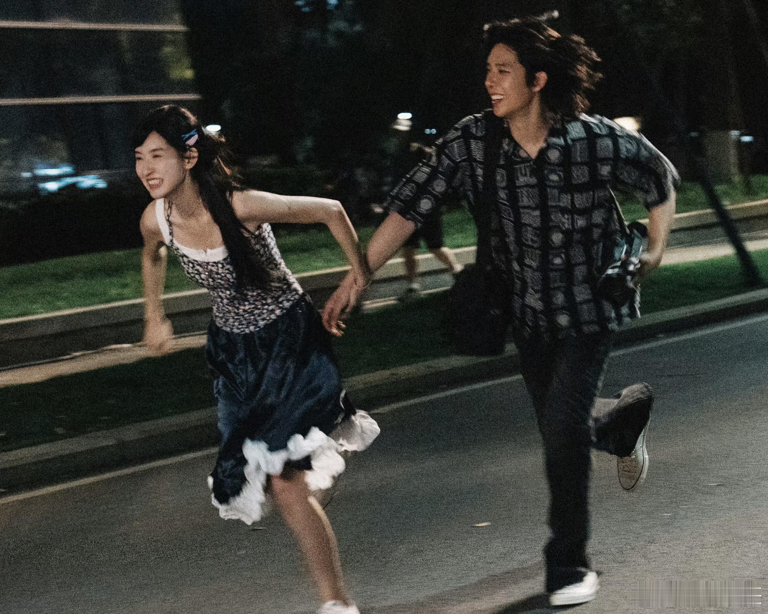 王安宇王玉雯我们三个人很暧昧王安宇王玉雯又住出租屋了！一搭二搭都挤在这相爱，时间