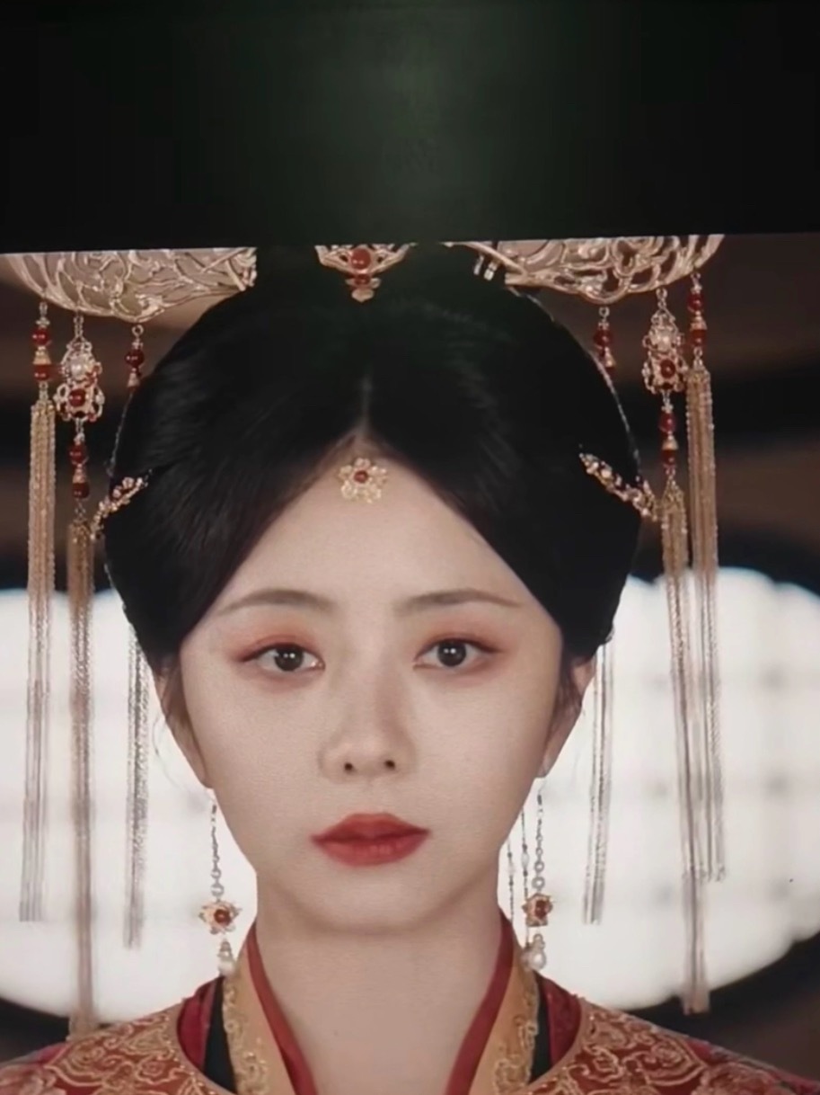 真的没有人吐槽这个头型吗？大家看剧的时候真的没有人吐槽这个头型吗？跟石矶娘娘好像